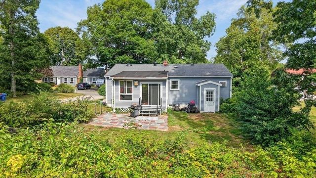 21 Timothy St, Fairhaven, MA 02719
