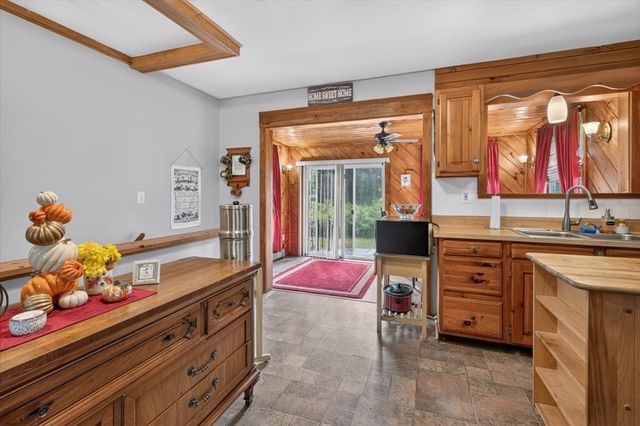 21 Timothy St, Fairhaven, MA 02719