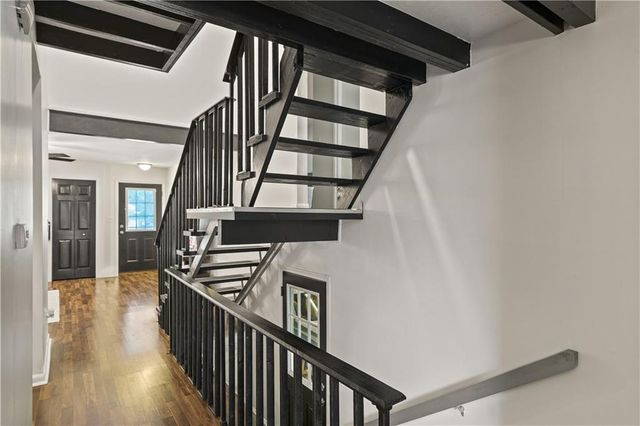 6521 W 49th Street, Mission, KS 66202