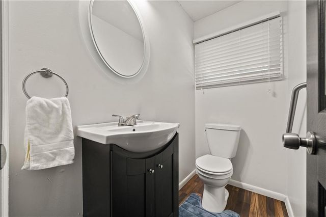 6521 W 49th Street, Mission, KS 66202