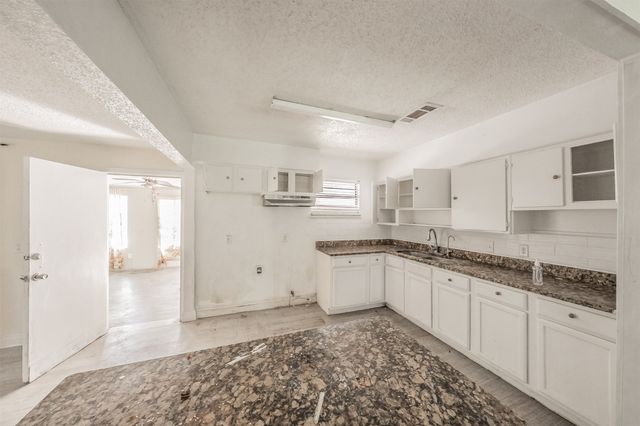 312 N Sam Houston Road, Mesquite, TX 75149