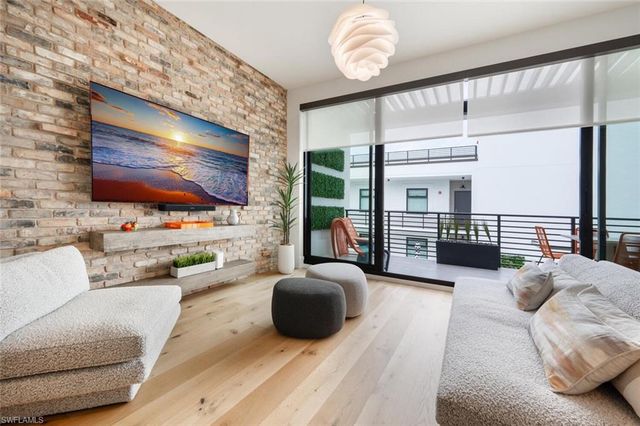 850 Central AVE # 311, Naples, FL 34102