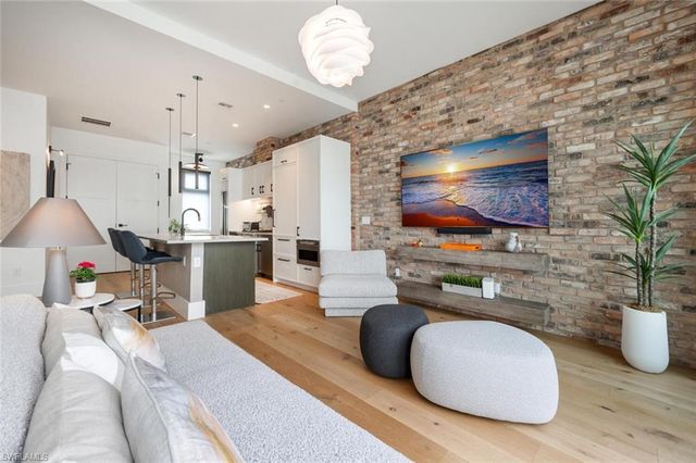 850 Central AVE # 311, Naples, FL 34102