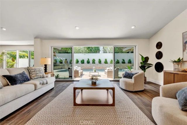 907 Cercis Place, Newport Beach, CA 92660