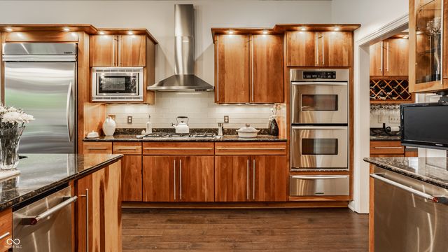 1555 Broadway Street, Indianapolis, IN 46202