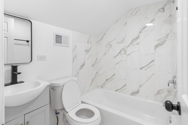 407 N Liberty Street, Elgin, IL 60120