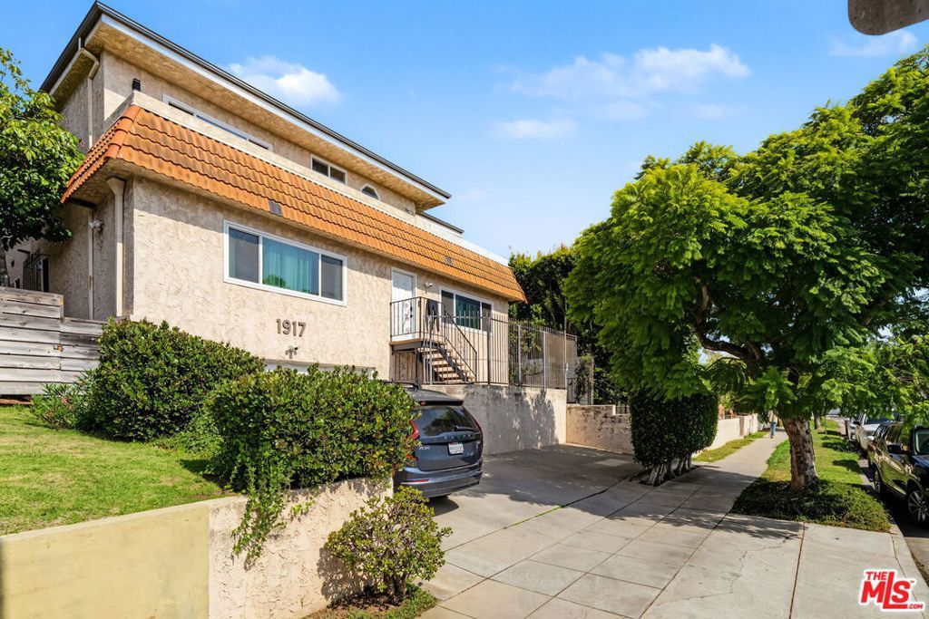 1917 11th Street 2, Santa Monica, CA 90404 — photo 2