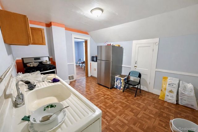 1928 Yemans Street, Hamtramck, MI 48212