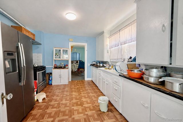 1928 Yemans Street, Hamtramck, MI 48212