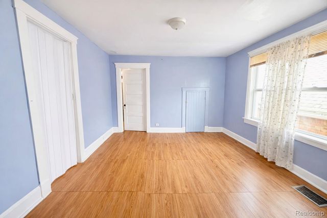 1928 Yemans Street, Hamtramck, MI 48212