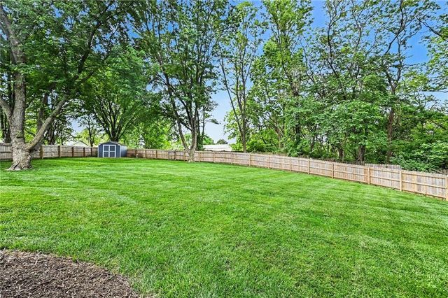 10311 NW 85th Court, Kansas City, MO 64153