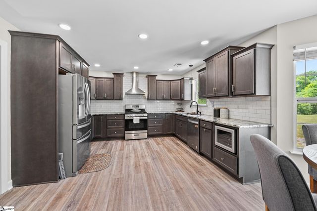 126 Sprouse Lane, Fountain Inn, SC 29644