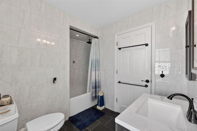 49-54 166th Street, Fresh Meadows, NY 11365