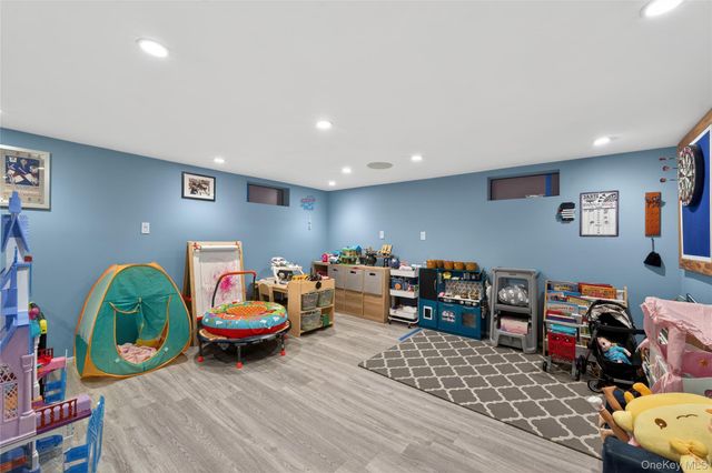 49-54 166th Street, Fresh Meadows, NY 11365