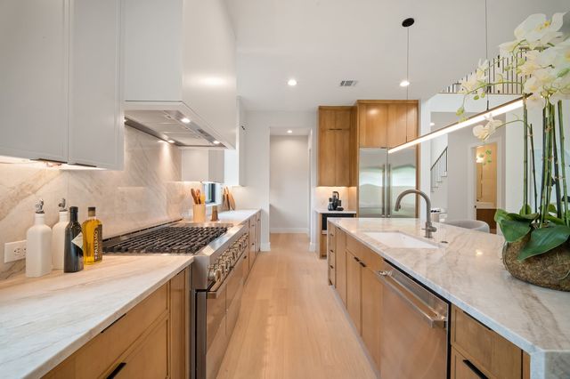 4241 Somerville Avenue, Dallas, TX 75206