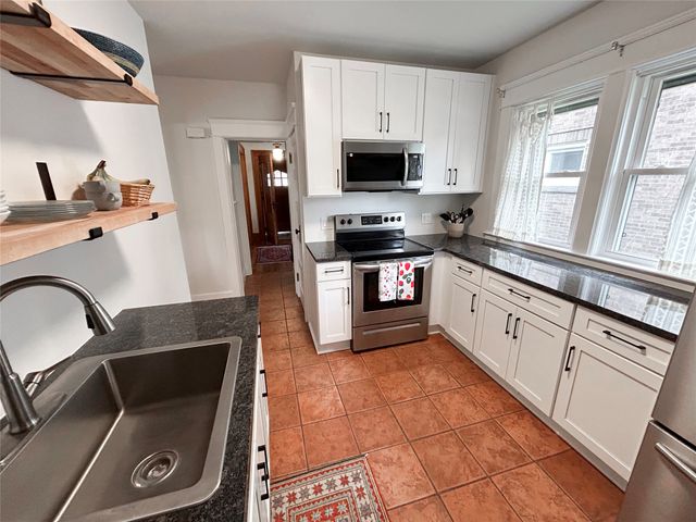 1332 W 10TH Street, Erie, PA 16502