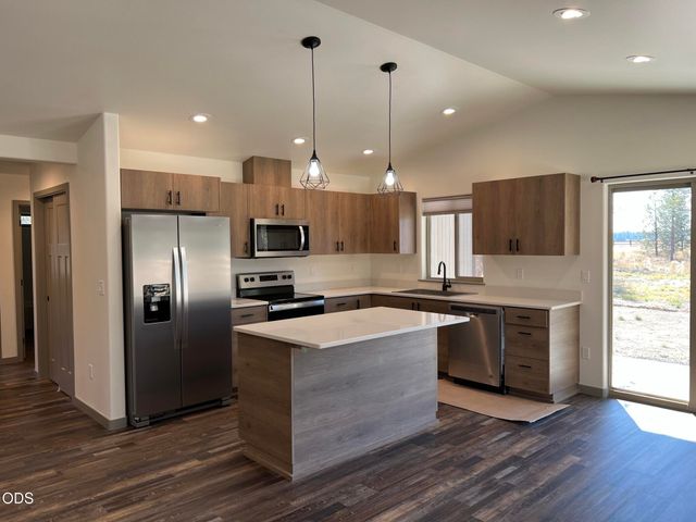 16213 5th Street, La Pine, OR 97739