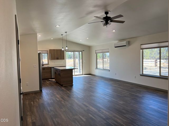 16213 5th Street, La Pine, OR 97739