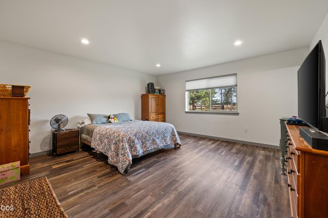 16213 5th Street, La Pine, OR 97739