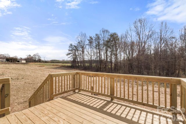 115 Indian Wells Court, Harmony, NC 28634