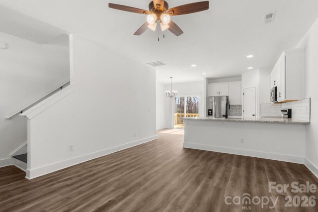 115 Indian Wells Court, Harmony, NC 28634