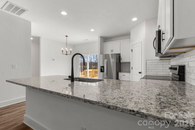 115 Indian Wells Court, Harmony, NC 28634