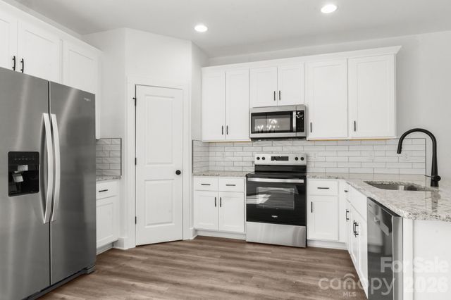 115 Indian Wells Court, Harmony, NC 28634