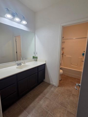 5214 Amaryllis Way, Keyes, CA 95328