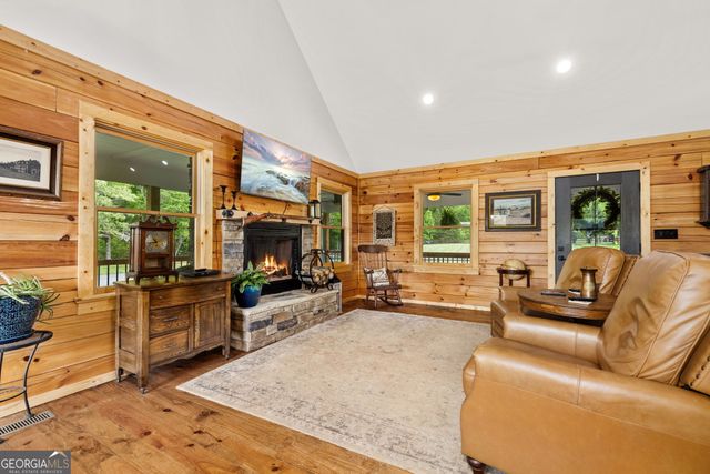 135 Mountain Ridge Drive, Clarkesville, GA 30523