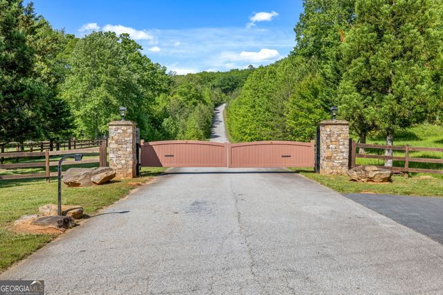 135 Mountain Ridge Drive, Clarkesville, GA 30523