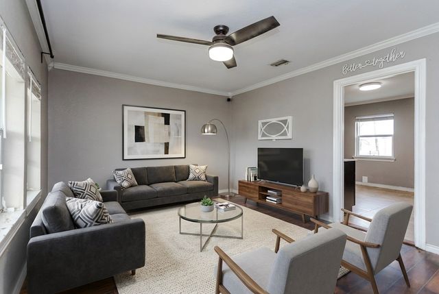 3212 S Llewellyn Avenue, Dallas, TX 75224