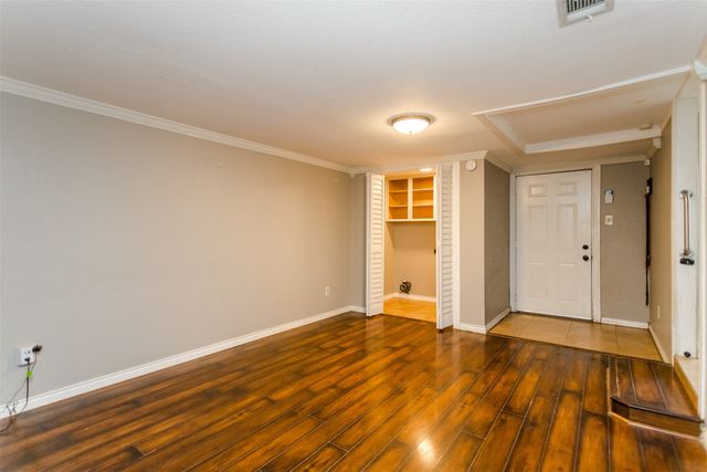 3212 S Llewellyn Avenue, Dallas, TX 75224