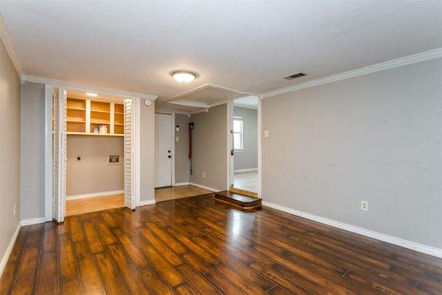 3212 S Llewellyn Avenue, Dallas, TX 75224