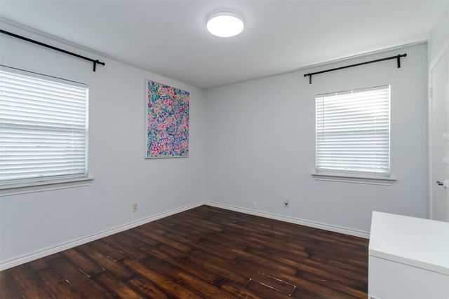 3212 S Llewellyn Avenue, Dallas, TX 75224