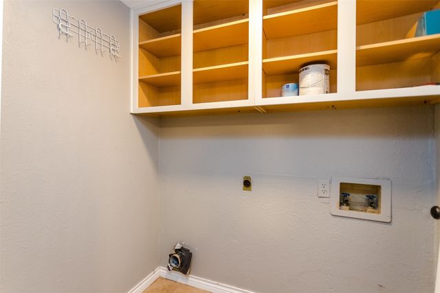 3212 S Llewellyn Avenue, Dallas, TX 75224