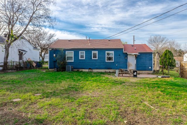 3212 S Llewellyn Avenue, Dallas, TX 75224