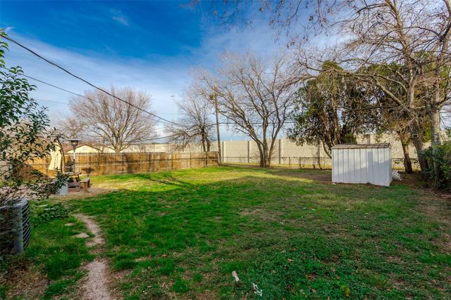 3212 S Llewellyn Avenue, Dallas, TX 75224