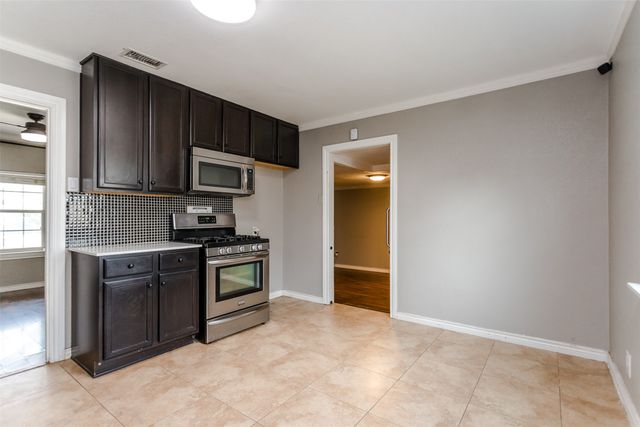 3212 S Llewellyn Avenue, Dallas, TX 75224