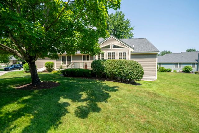 16 Spyglass point Circle, Bedford, NH 03110