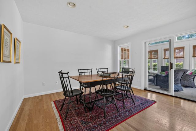 16 Spyglass point Circle, Bedford, NH 03110