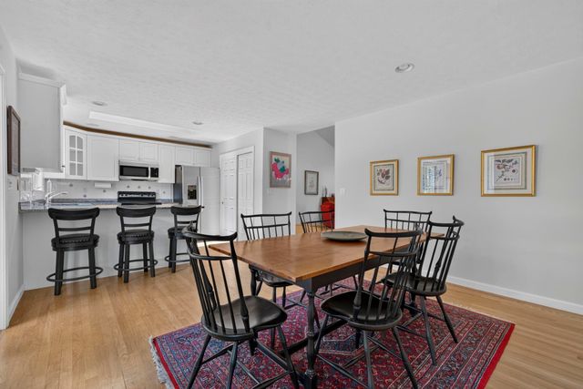 16 Spyglass point Circle, Bedford, NH 03110