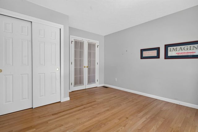 16 Spyglass point Circle, Bedford, NH 03110