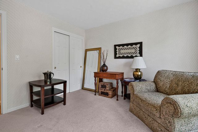 16 Spyglass point Circle, Bedford, NH 03110