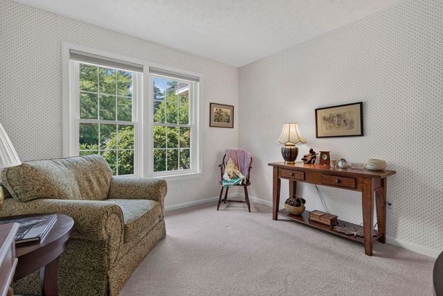 16 Spyglass point Circle, Bedford, NH 03110