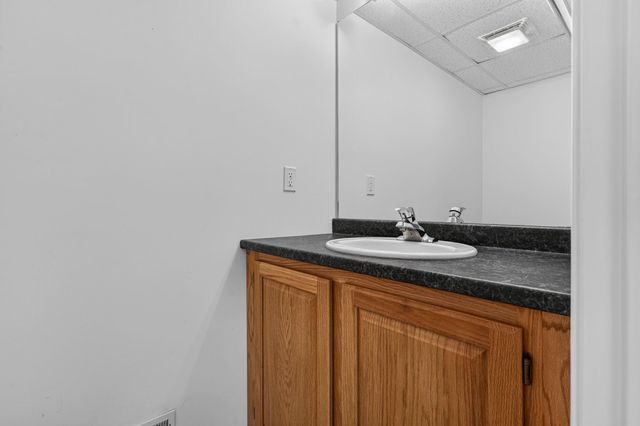 16 Spyglass point Circle, Bedford, NH 03110