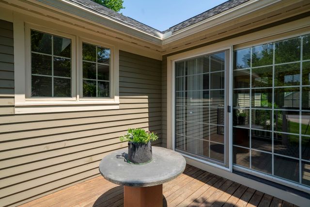 16 Spyglass point Circle, Bedford, NH 03110