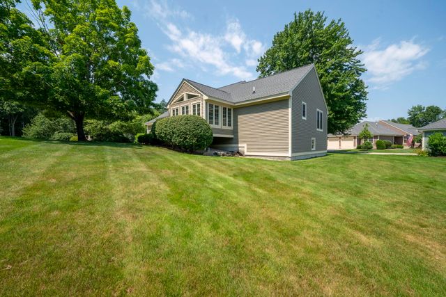16 Spyglass point Circle, Bedford, NH 03110