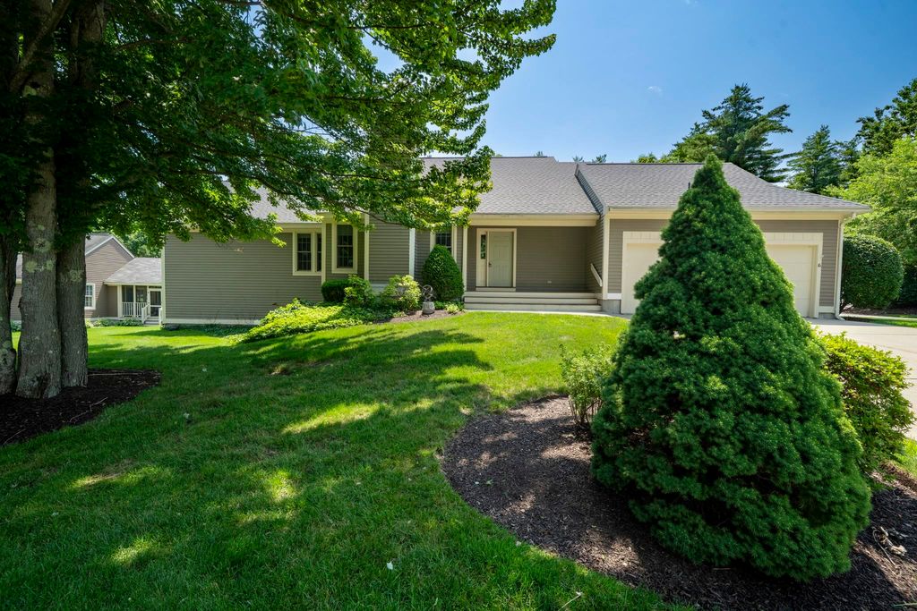 16 Spyglass point Circle, Bedford, NH 03110