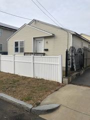 13 Halton Street, Providence, RI 02907