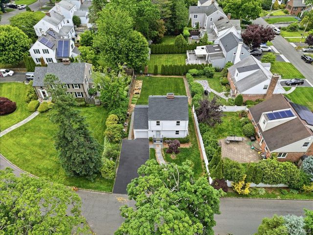 6 Deerfield Avenue, Eastchester, NY 10709